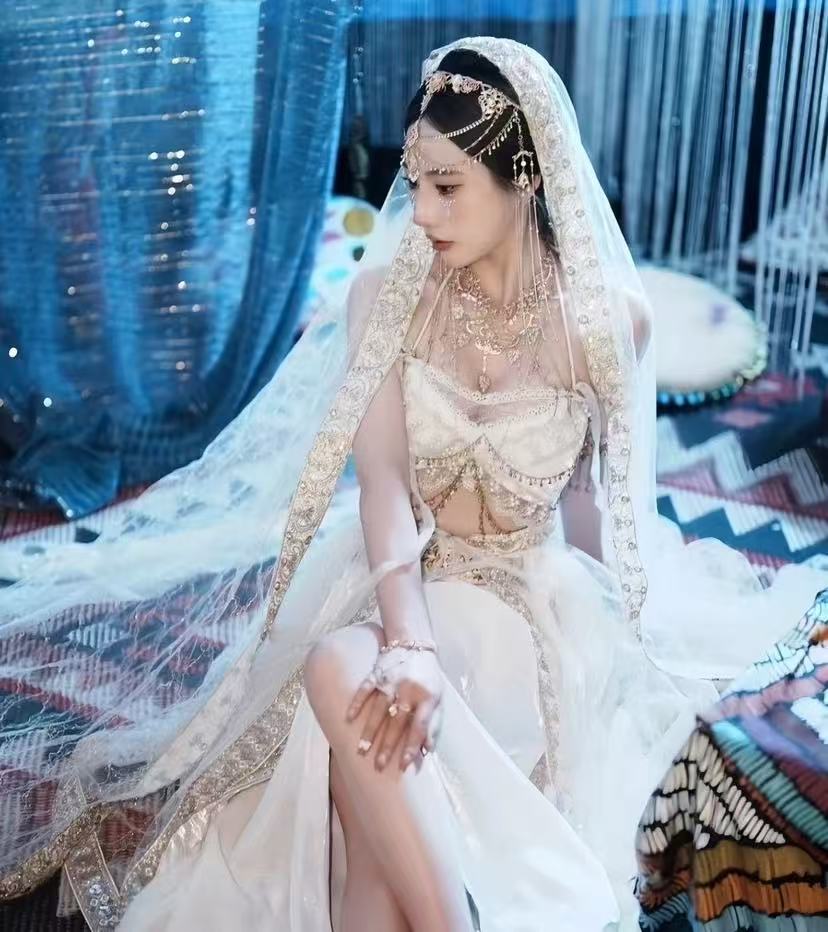 ملابس نسائية(تطوير المرساة)