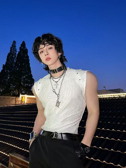 Stylish and cool vest with a sense of design(Anchor development)